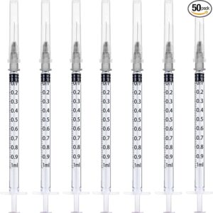 JERINGAS. De plástico, con bajo espacio muerto para la aplicación de vacuna contra COVID-19, capacidad 0.5 mL para dosis predefinida de biológico, con émbolo de seguridad que permite la inutilización de la misma después de su uso. Contiene dos agujas: a) una de calibre 20G x 32 mm para cargar la jeringa con el biológico y b) otra de calibre 22G x 32 mm aplicar el biológico. Estéril y desechable. Empaque protector individual y graduación en décimas de milímetros. Caja contenedora con 40, 50 o 100 piezas.