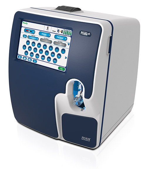 Analizadores. Analizador de gases y pH en sangre. Con las siguientes características seleccionables de acuerdo a las necesidades de las unidades médicas: Medición por electrodos y/o ión selectivo. Analitos o estudios a determinar por la unidad médica solicitante. Automatizado o semiautomatizado. Funcionamiento con tanque de gas cartucho o reactivo. Volumen de muestra. Aceptación de sangre total venosa arterial o capilar. Número de pruebas a procesar por hora. Muestras en jeringa heparinizada o capilar. Calibración automática o manual. Control de calidad integrado. Puerto de comunicación para interfase. Lector de código de barras. Software en español. Regulador de voltaje y batería de respaldo.