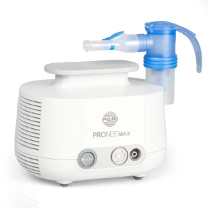Nebulizador sin elemento térmico. Equipo eléctrico y neumático móvil que genera partículas de vapor para proporcionar aire en condiciones de humedad y oxígeno controlados por método no invasivo. Nebulizador de reservorio reusable y desarmable en todas sus partes. Con capacidad para suministrar humedad y aerosolterapia. Cabeza de nebulización. Con sistema de nebulización. Con válvula de seguridad. Con conector neumático. FiO2 regulable. Filtro reusable y esterilizable. Flujo nominal. Jarra reusable y esterilizable transparente base desmontable.
