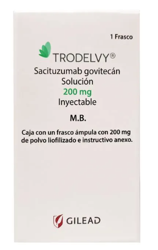 Sacituzumab govitecan. Polvo liofilizado para solución inyectable. Cada frasco ámpula contiene: Sacituzumab govitecan 200 mg. Envase con un frasco ámpula